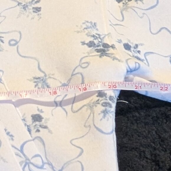 no comment Juniors White Cropped Bows and Bouquets Zip Up Hoodie Jacket L - Picture 9 of 10